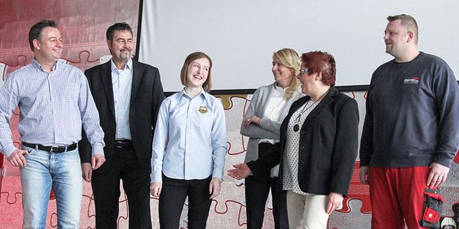 Qualifizierte und motivierte Mitarbeiterinnen und Mitarbeiter von PROTEC-24 Qualifizierte und motivierte Mitarbeiterinnen und Mitarbeiter von PROTEC-24